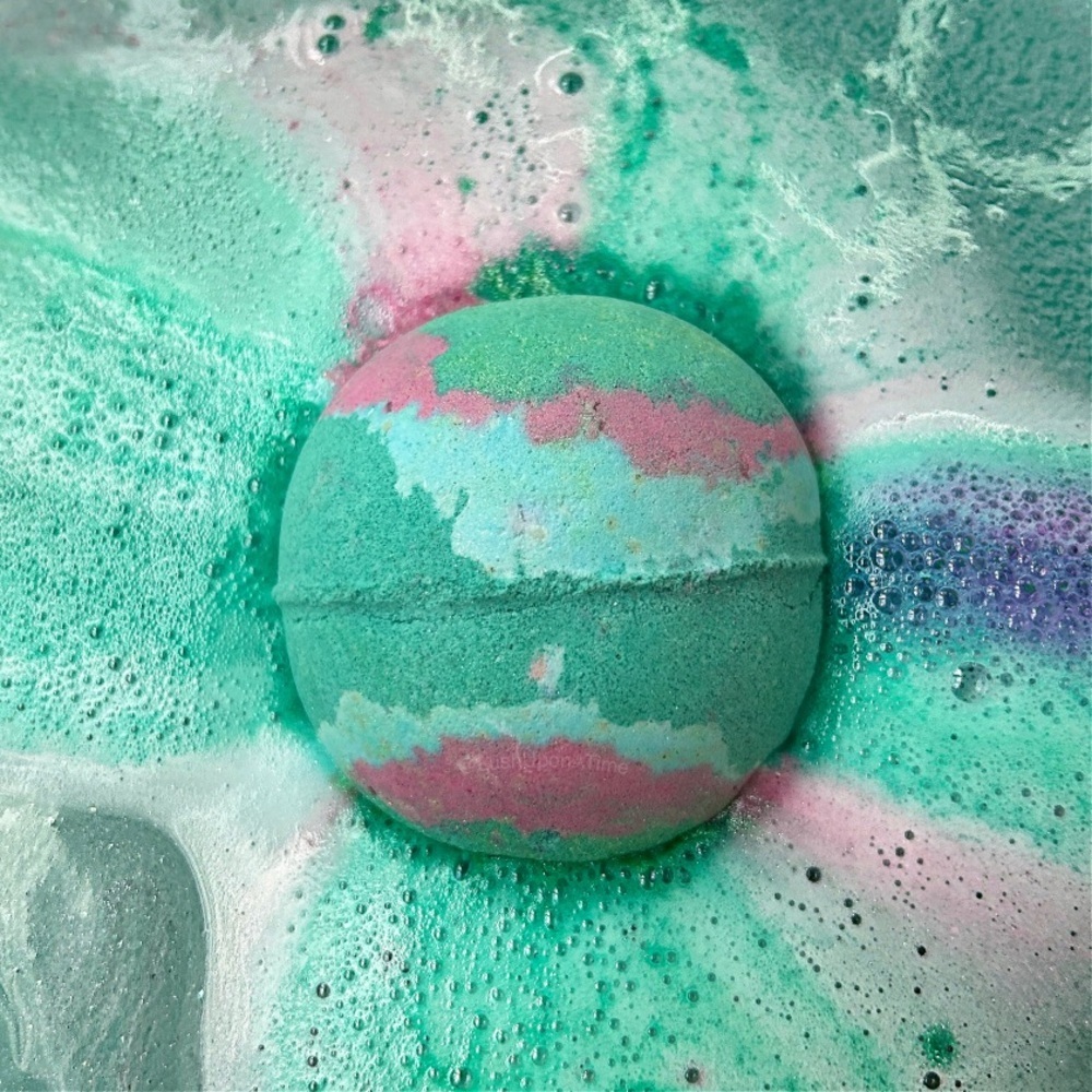 LUSH Mermaid Bath Bomb
